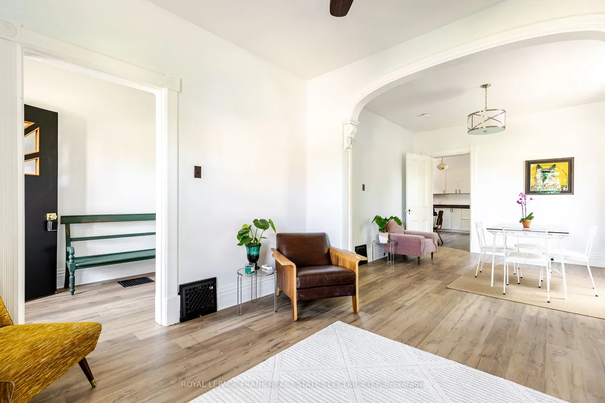 193 Lake Street, ON K9J 2H4