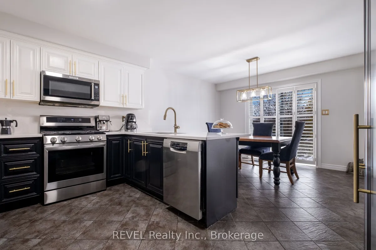 29 Springbreeze Heights, ON L8E 0A4