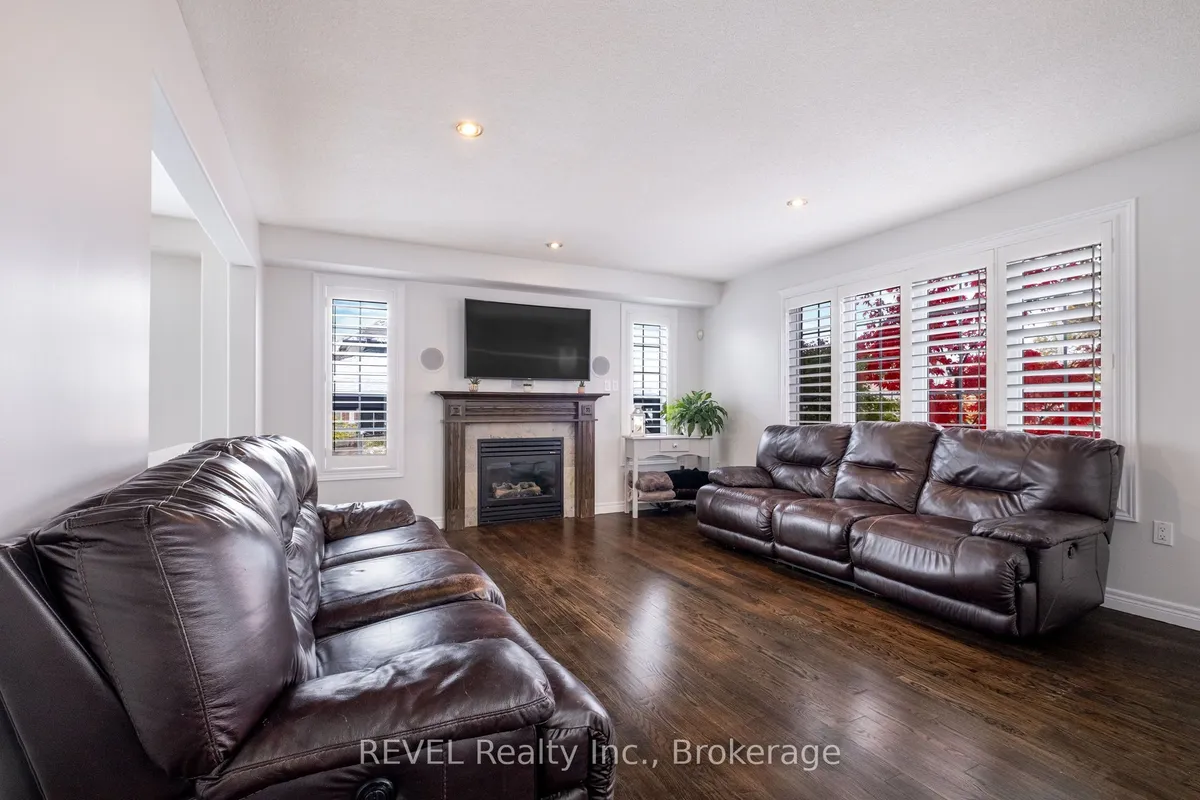 29 Springbreeze Heights, ON L8E 0A4