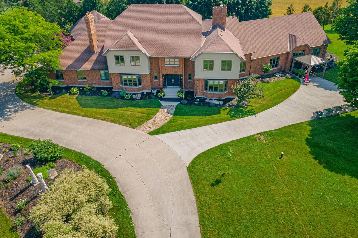 29830 Centre Road, ON N7G 3H7