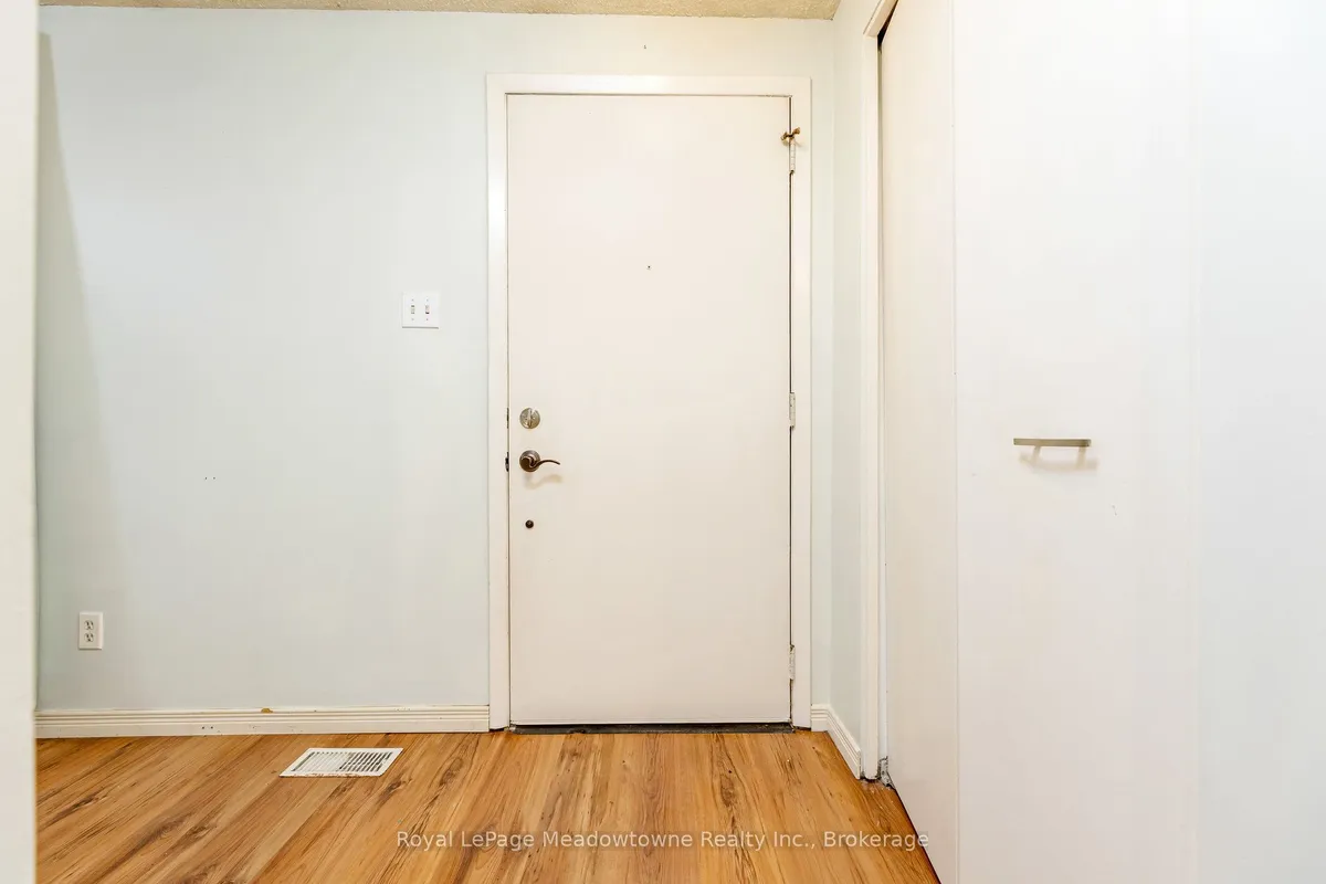 30 Cluthe Crescent, ON N2P 1M8