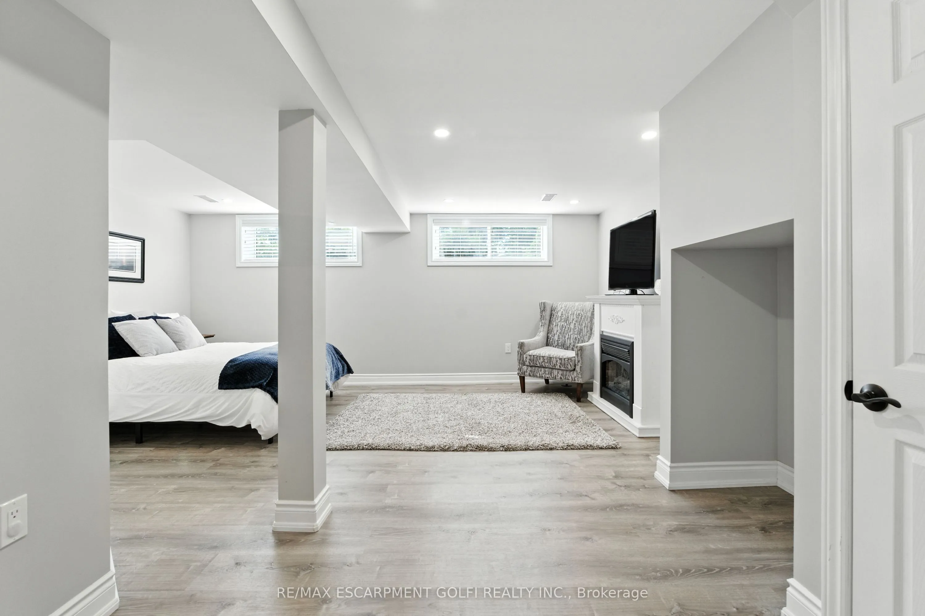 4326 Hillview Drive, ON L3J 0H8