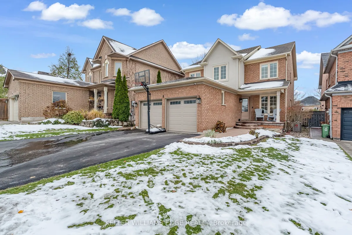 8 Keewaydin Street, ON L8B 0K1