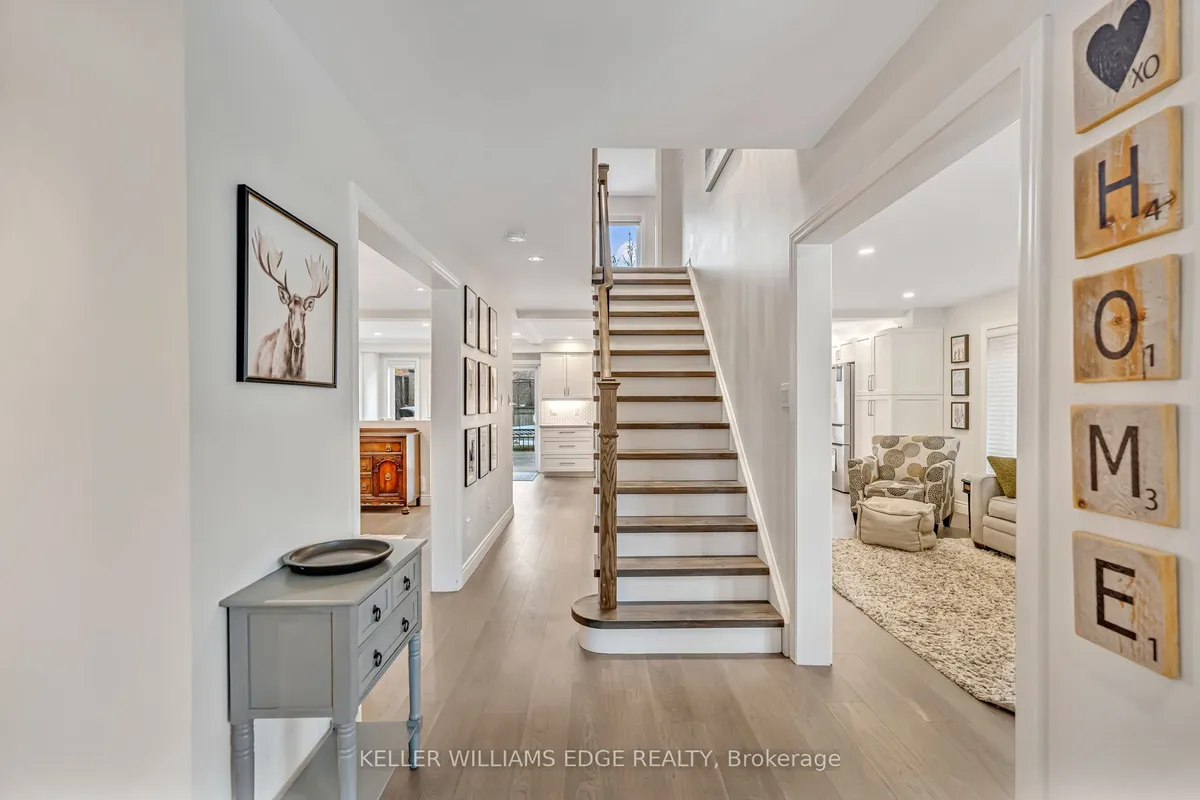 8 Keewaydin Street, ON L8B 0K1