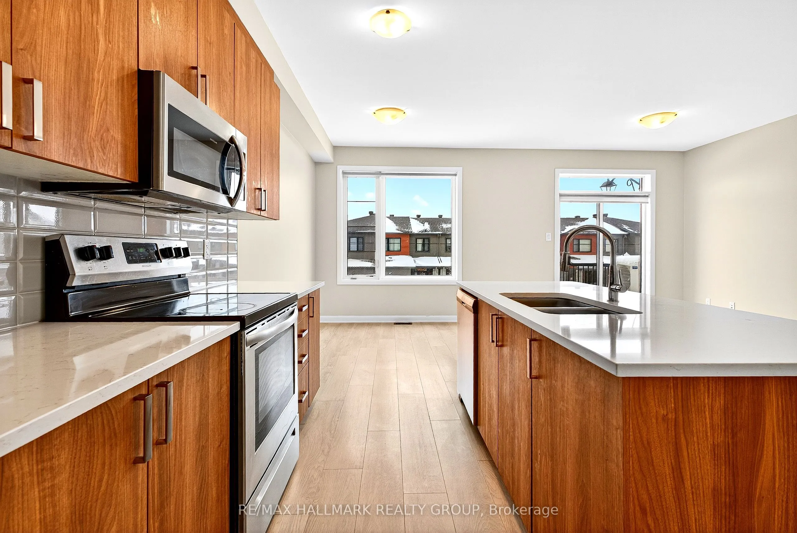 348 Raheen Court Ottawa Circuit, ON K2J 7C2