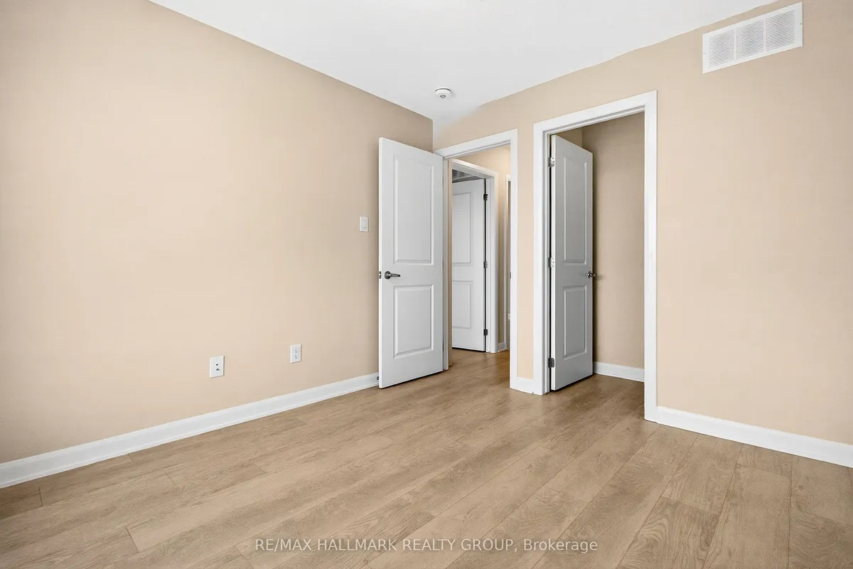 348 Raheen Court Ottawa Circuit, ON K2J 7C2