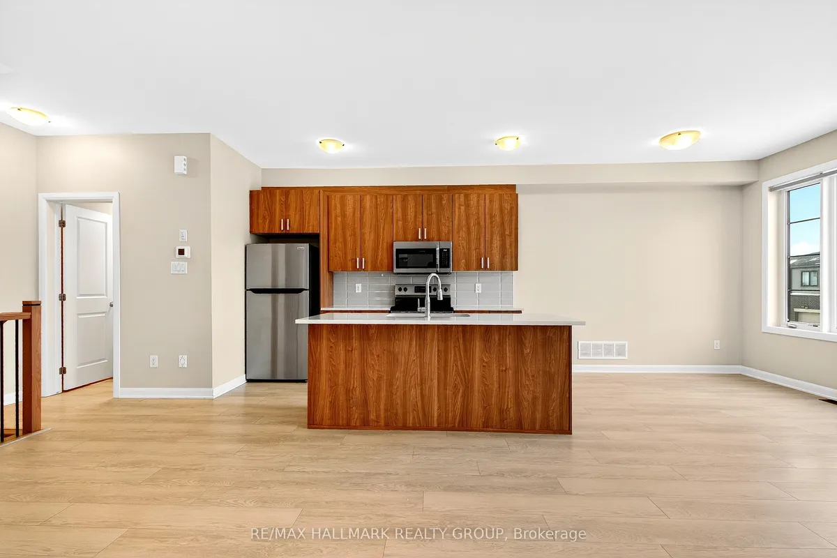 348 Raheen Court Ottawa Circuit, ON K2J 7C2