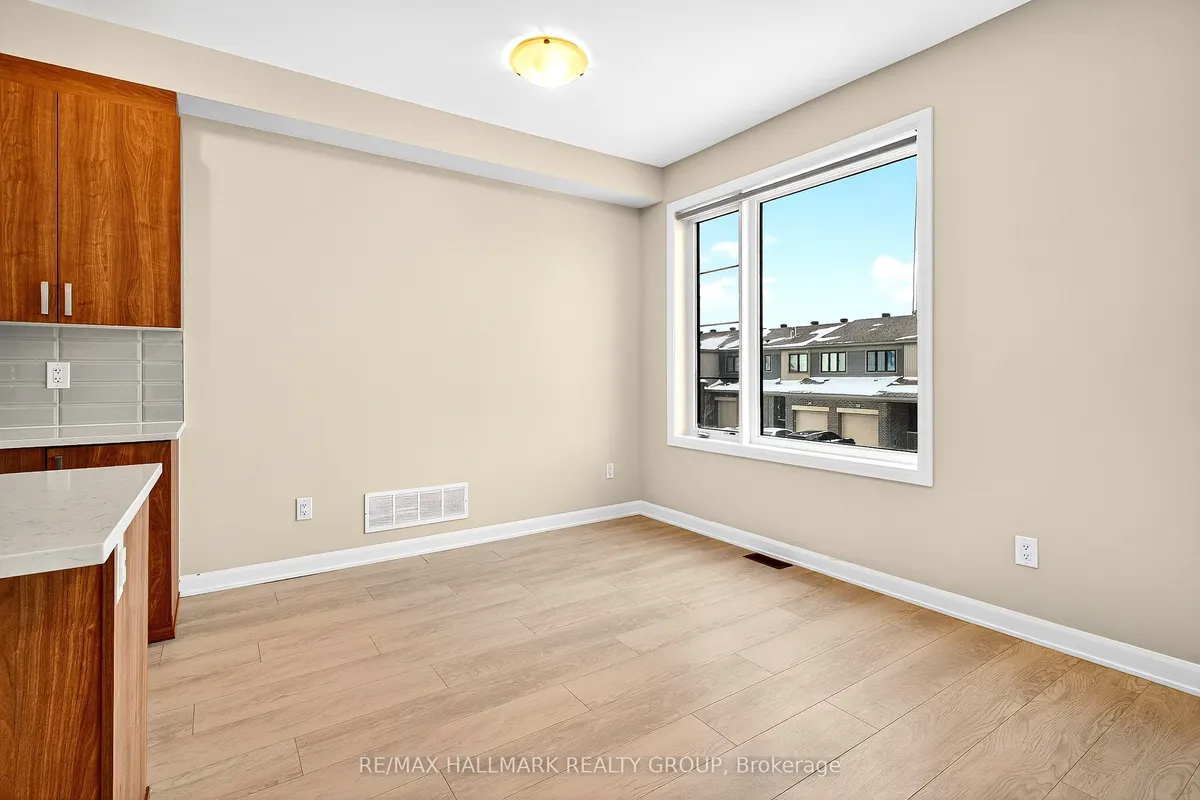 348 Raheen Court Ottawa Circuit, ON K2J 7C2