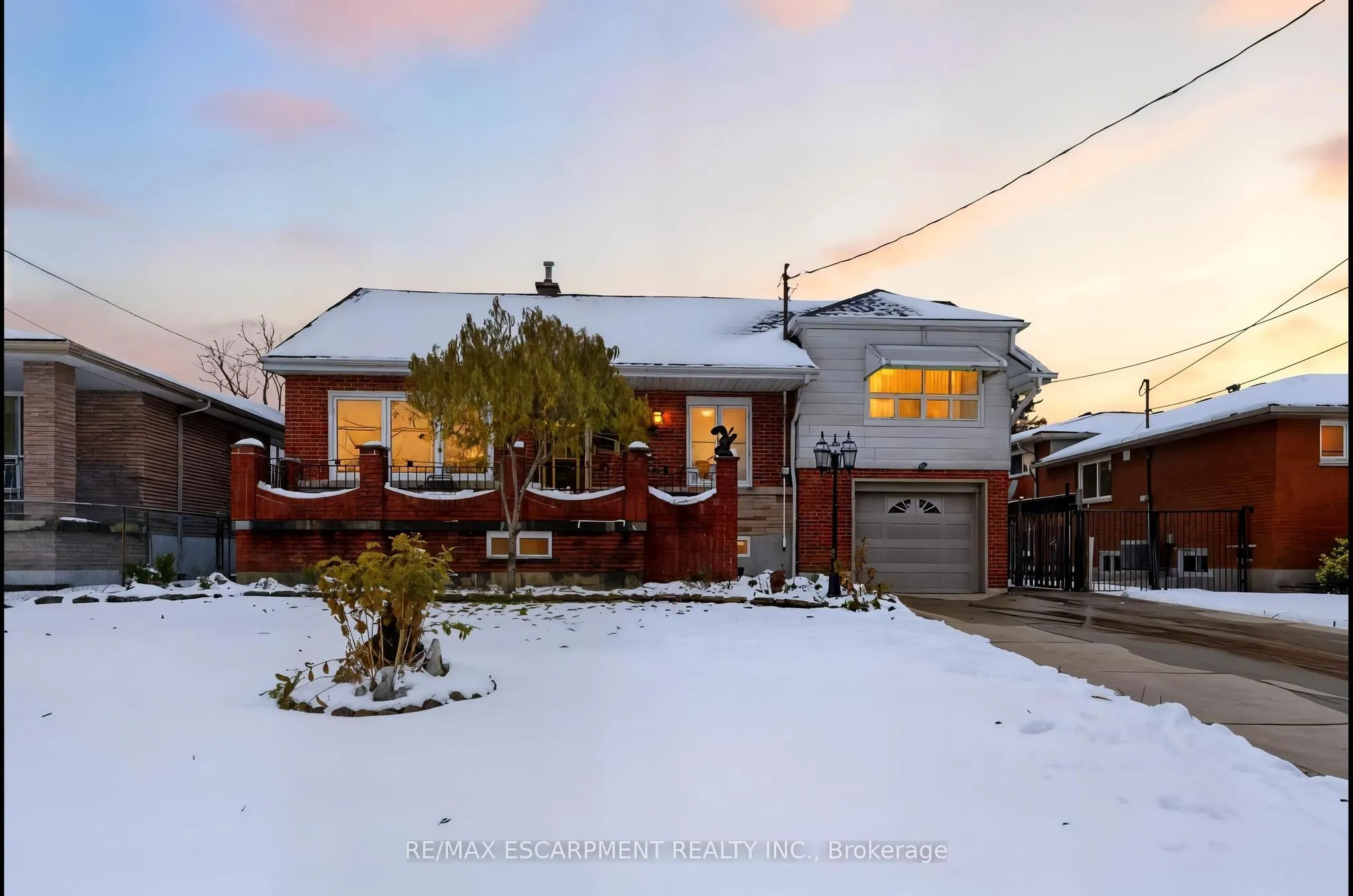 314 Hawkridge Avenue, ON L9C 3L2