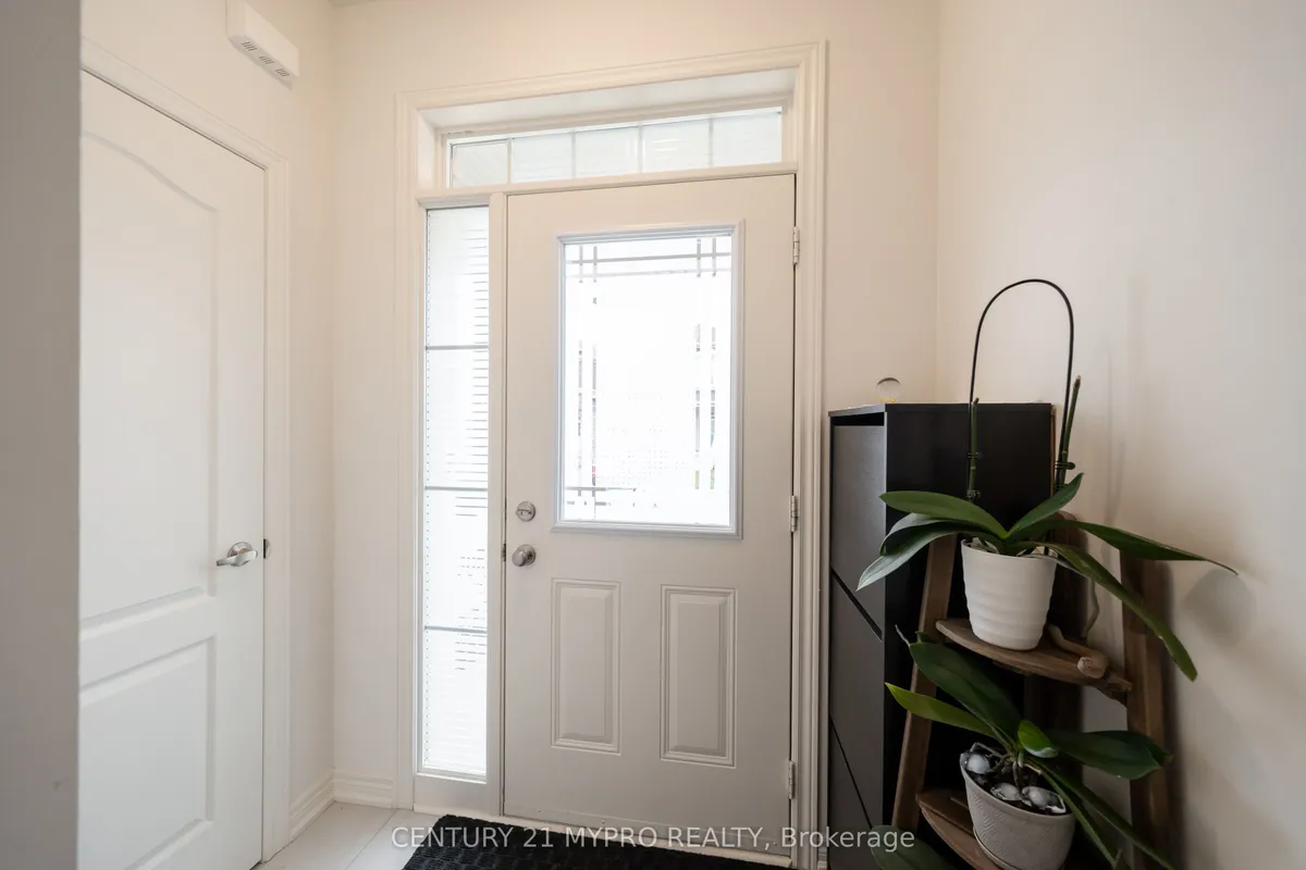 26 Silver Meadows Gardens, ON L8B 1Z4