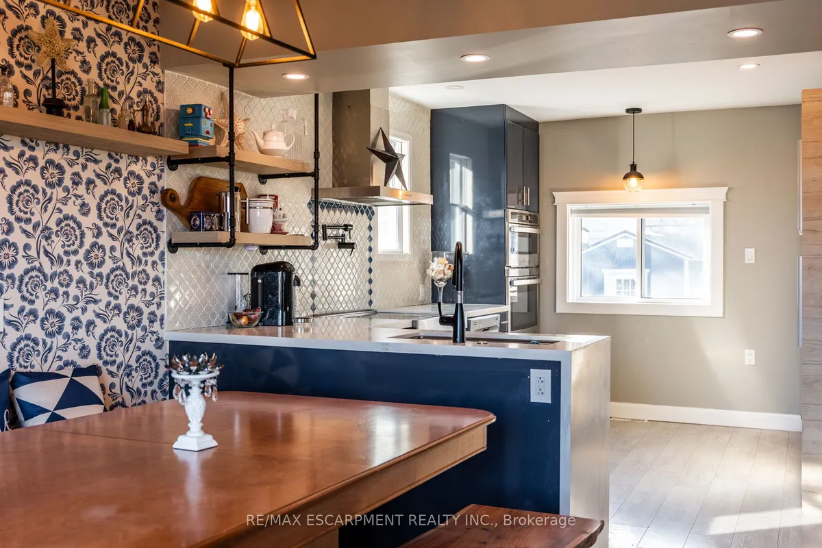 735 Beach Boulevard, ON L8H 6Y5