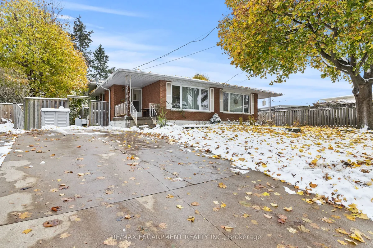 11 Torlake Street, ON L8W 1L4