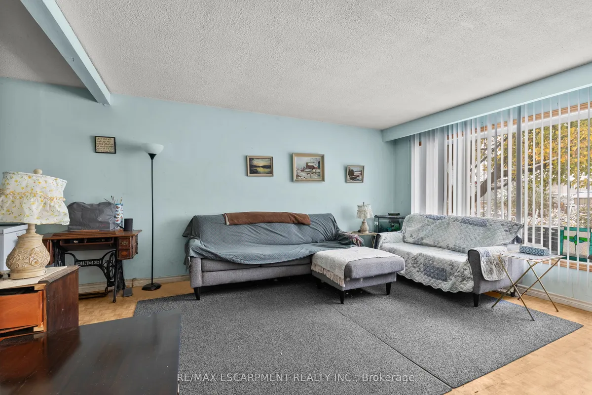 11 Torlake Street, ON L8W 1L4