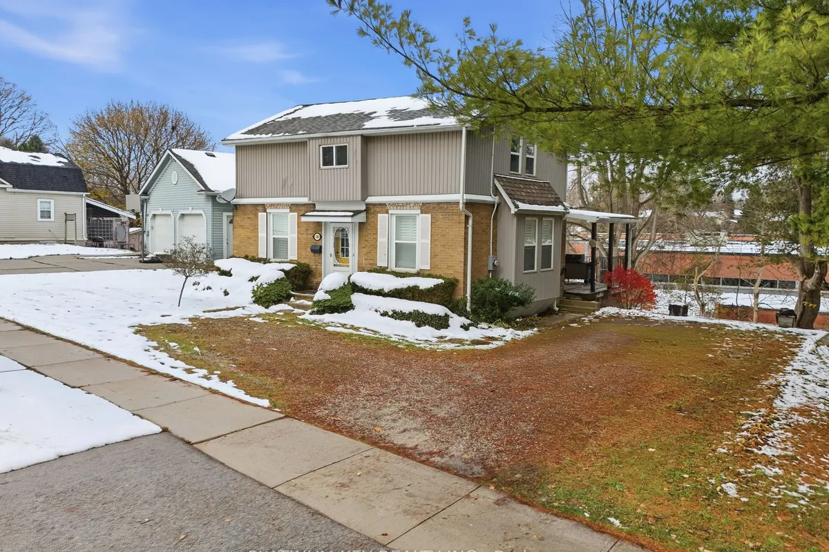 202 Thames Street, ON N5C 3E4