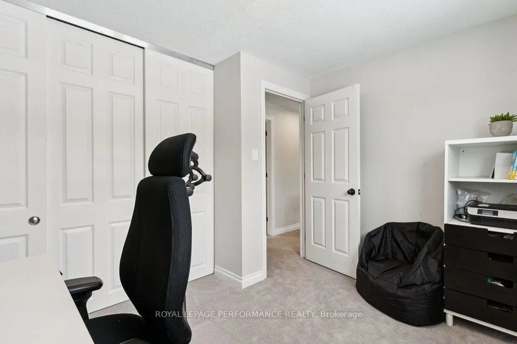 1798 Woodhaven Heights, ON K1E 2W2