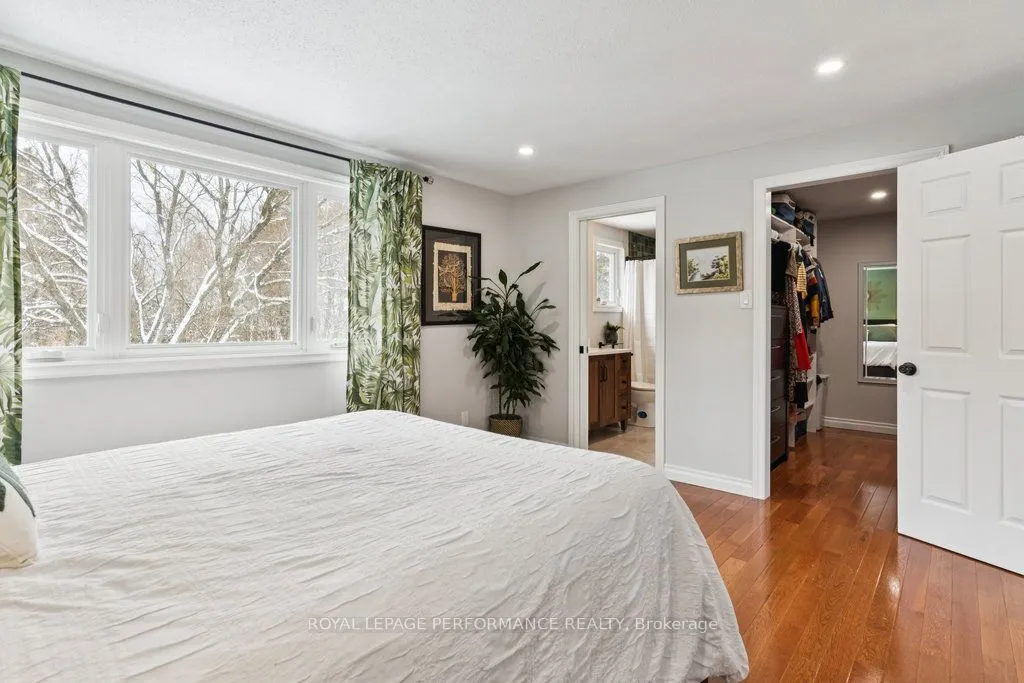 1798 Woodhaven Heights, ON K1E 2W2