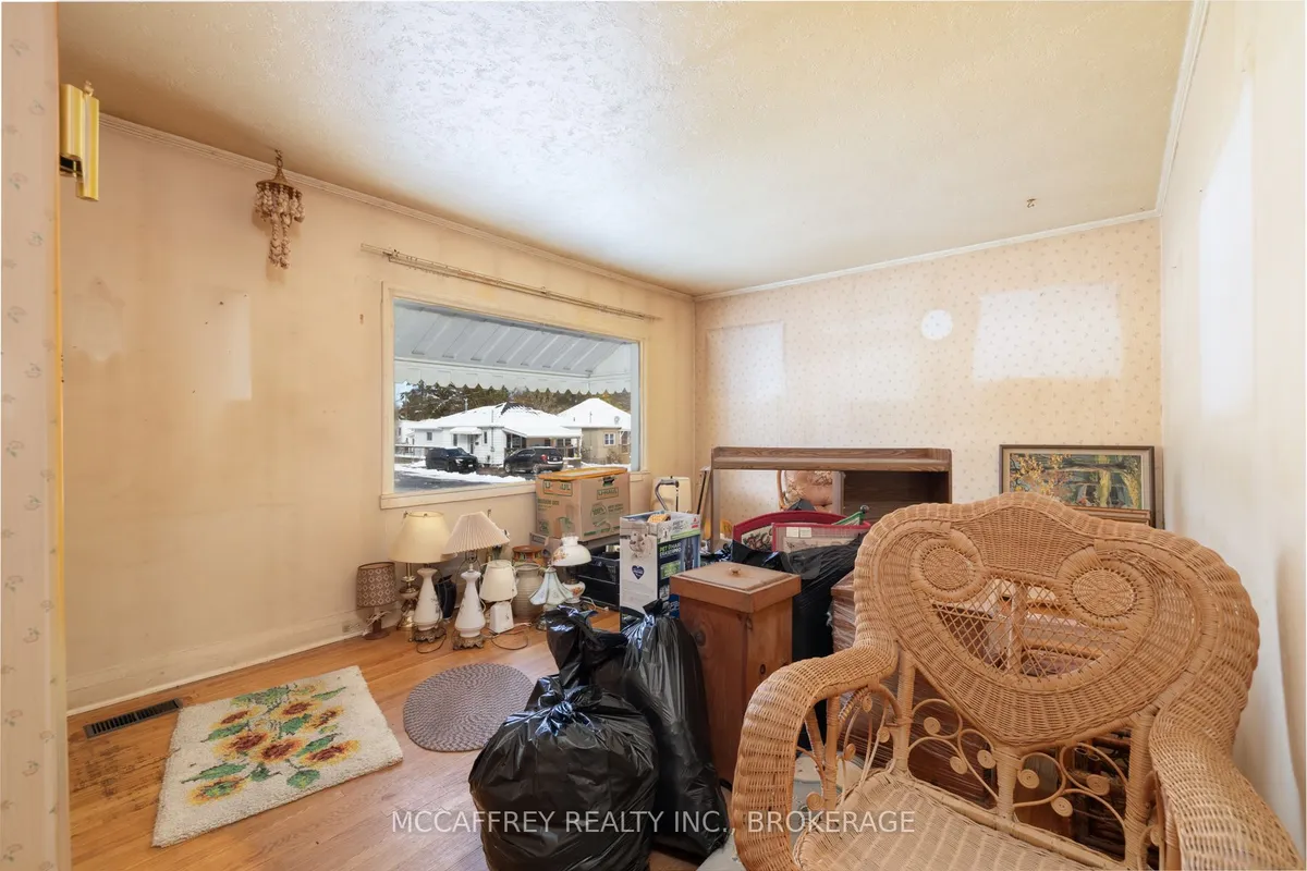 174 Thomas Street, ON K7R 2H5