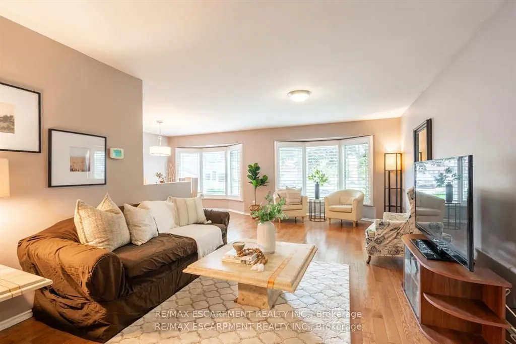 16 Flamingo Drive, ON L9A 4X7