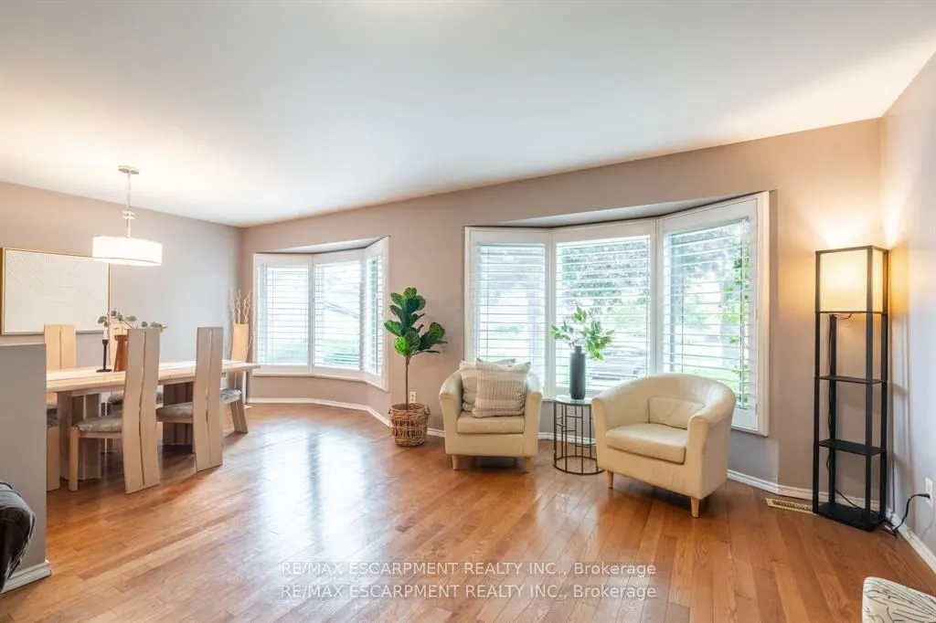 16 Flamingo Drive, ON L9A 4X7