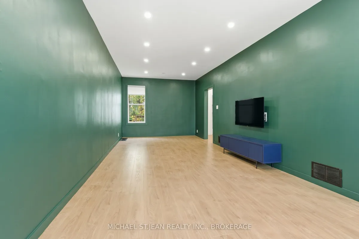 273 Robert Street, ON L8L 2R5