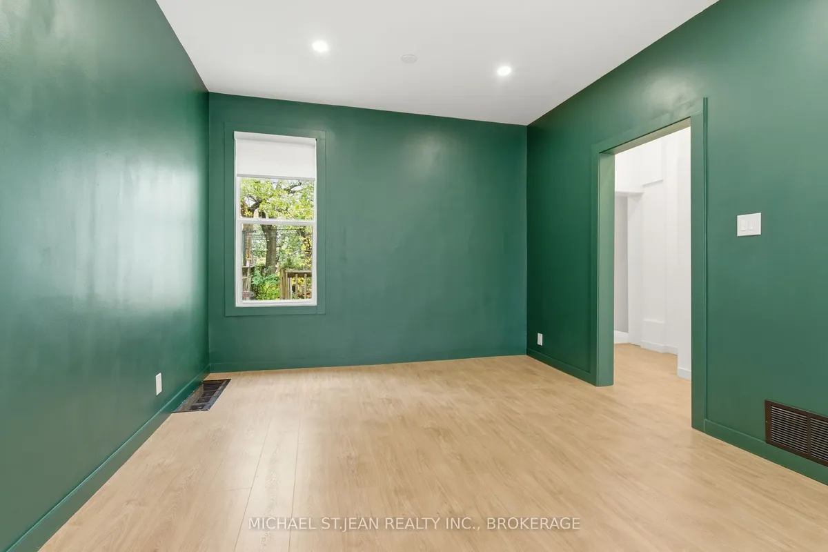 273 Robert Street, ON L8L 2R5