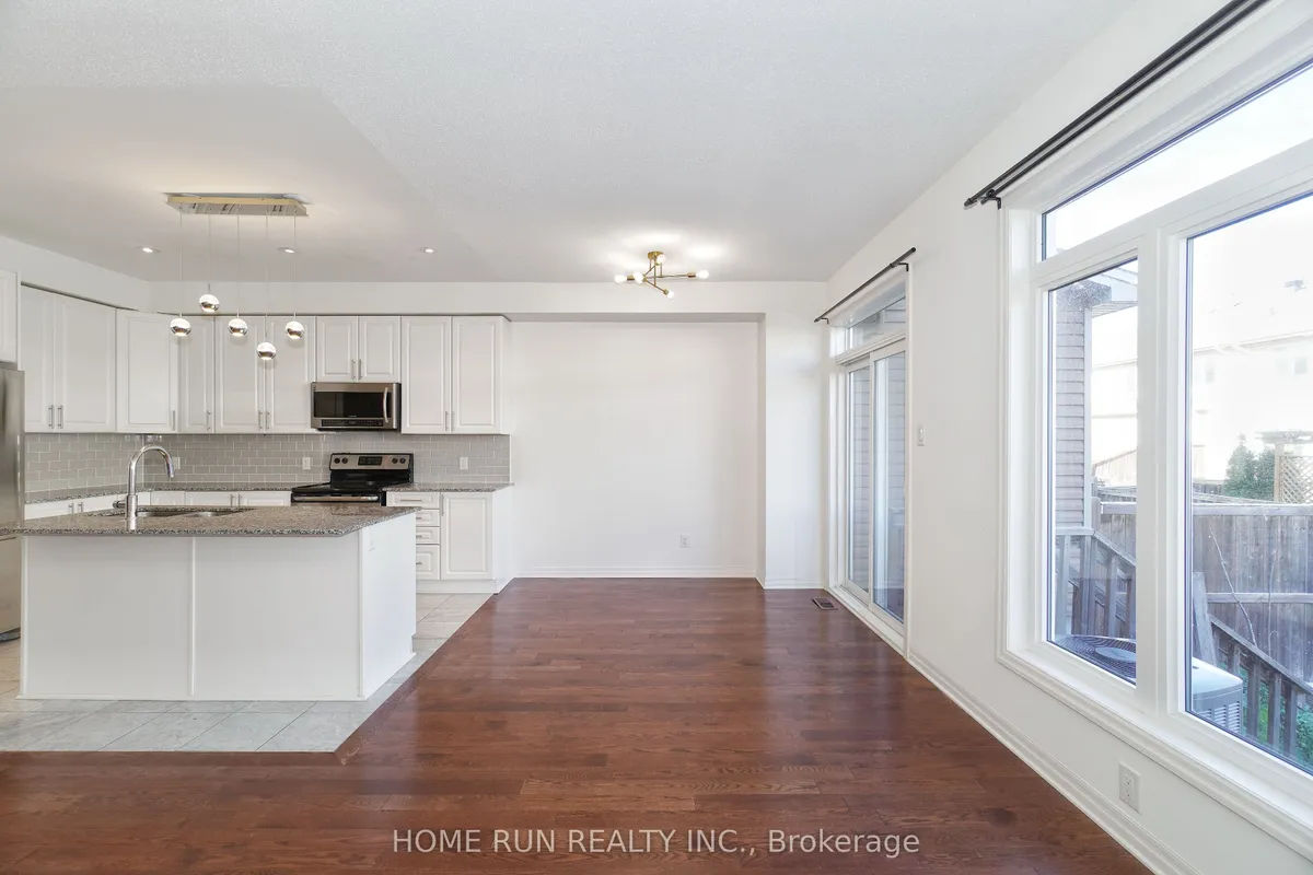 118 Overberg Way, ON K2S 0V9