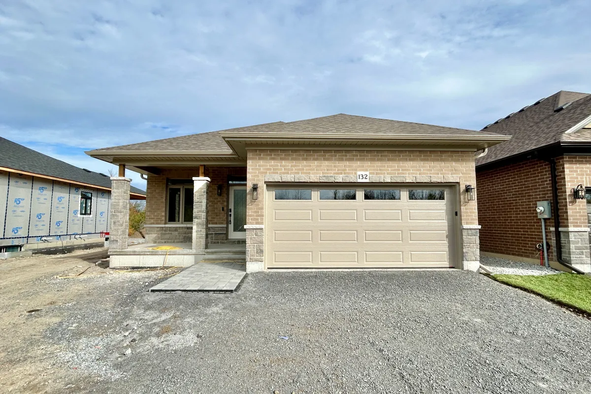 132 Stonecrest Boulevard, ON K8R 0B4