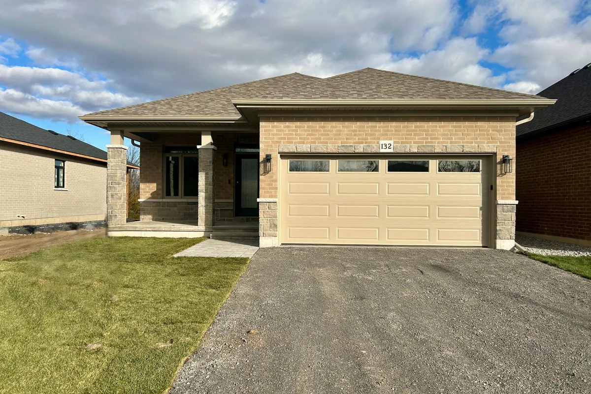 132 Stonecrest Boulevard, ON K8R 0B4