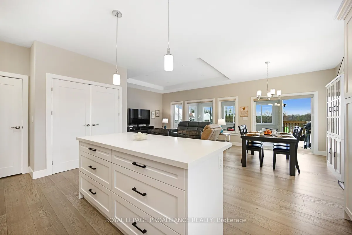 11 Ben TeKamp Terrace, ON K6V 0E8