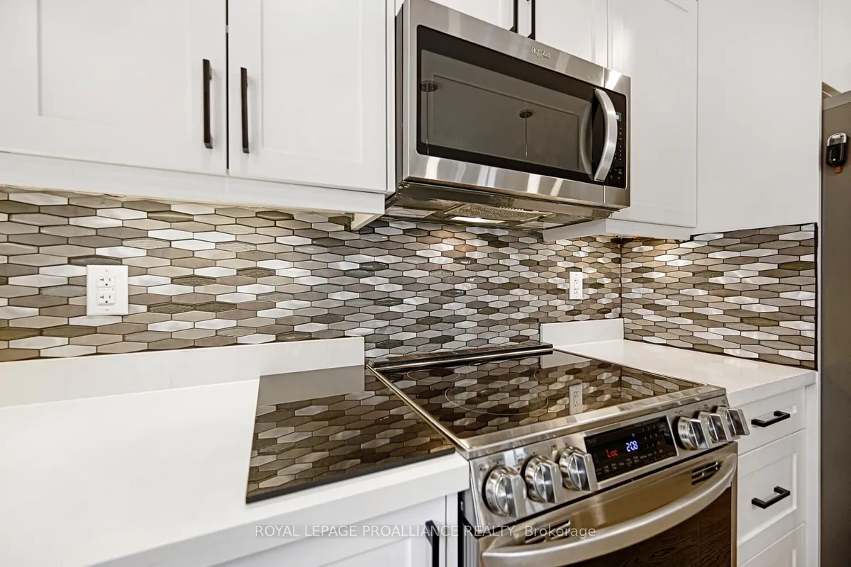 11 Ben TeKamp Terrace, ON K6V 0E8