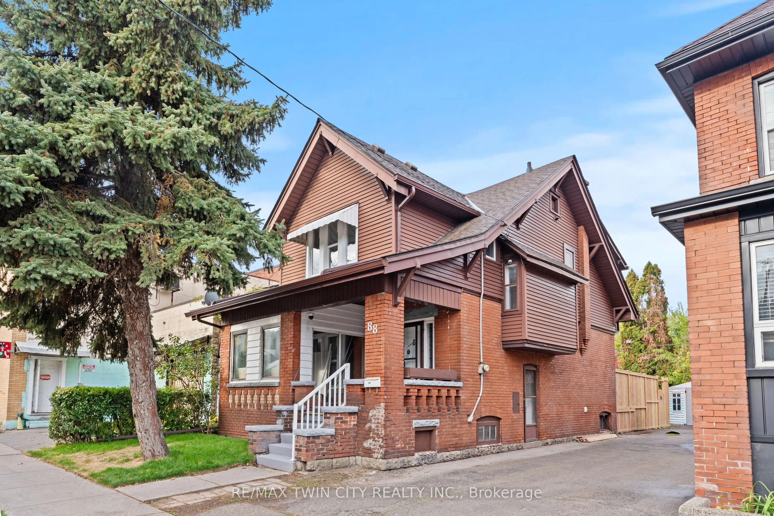 88 Gage Avenue, ON L8M 3C9