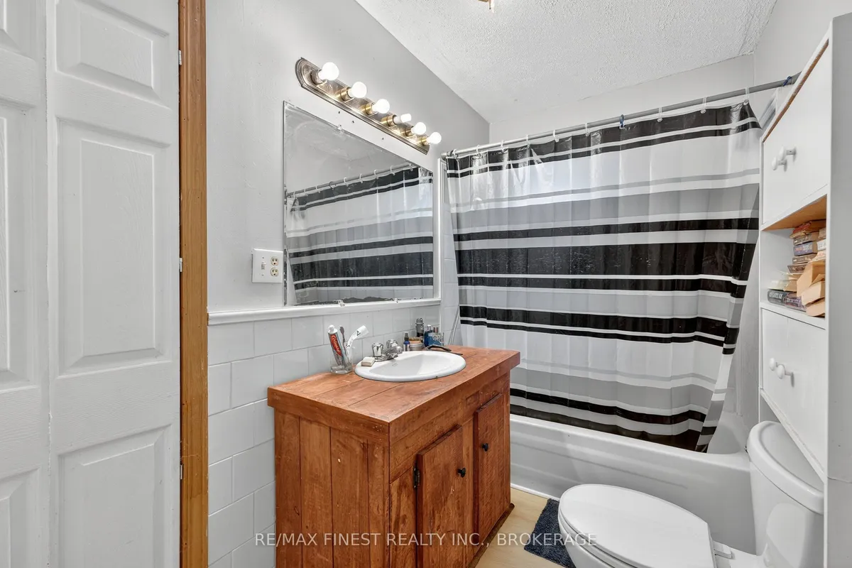 161 Thomas Street, ON K7R 2H4