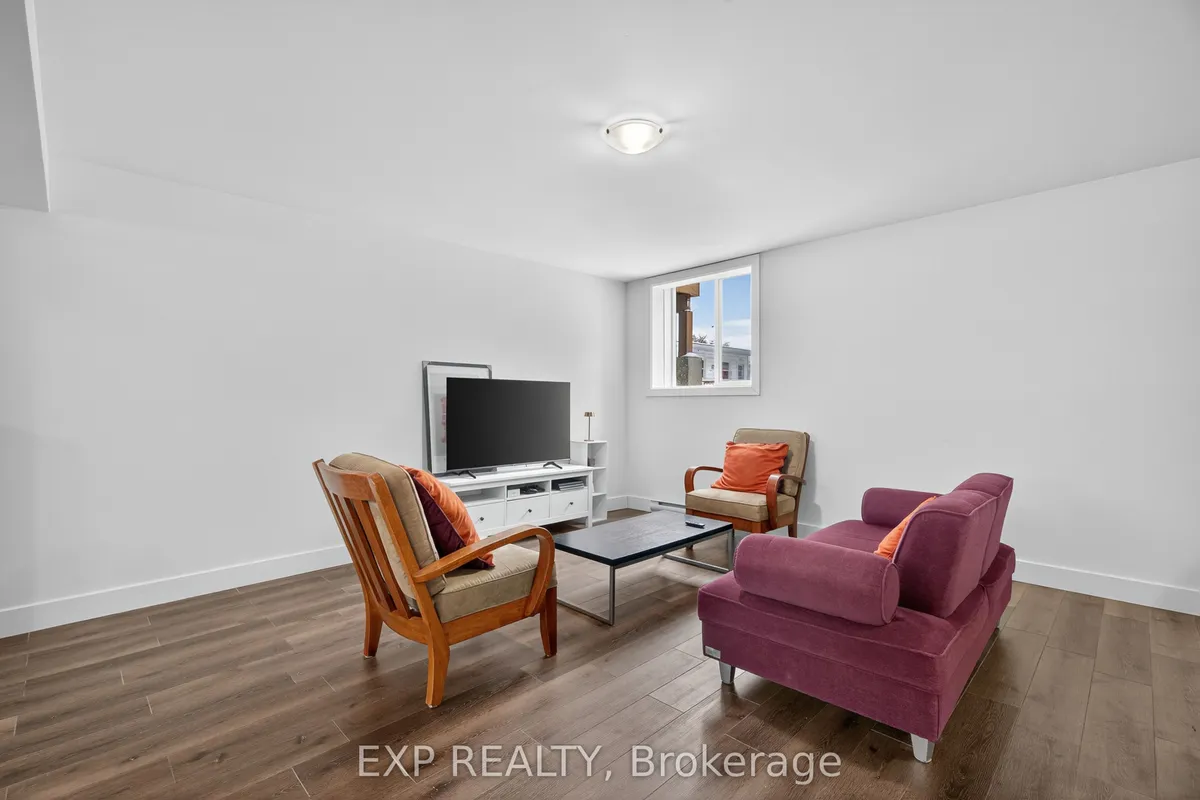 53 Lakeview Avenue, ON K7M 3T4