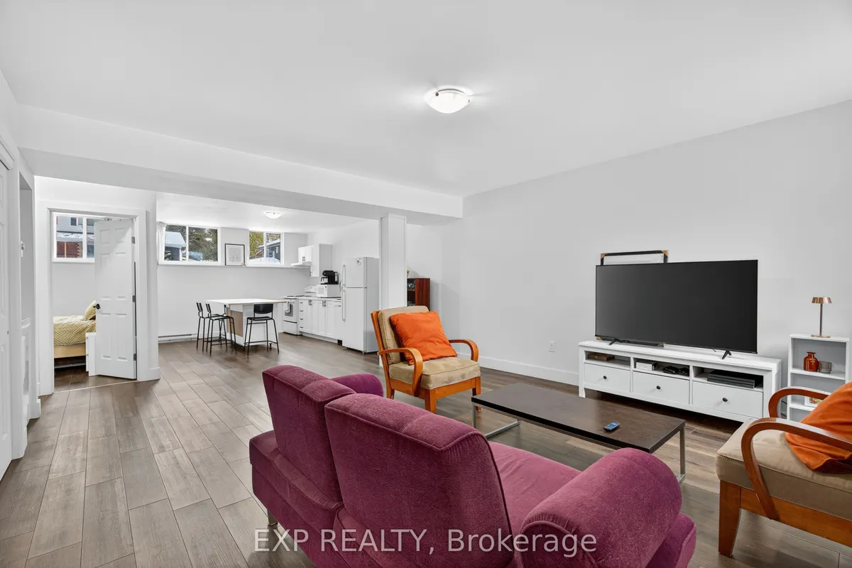 53 Lakeview Avenue, ON K7M 3T4