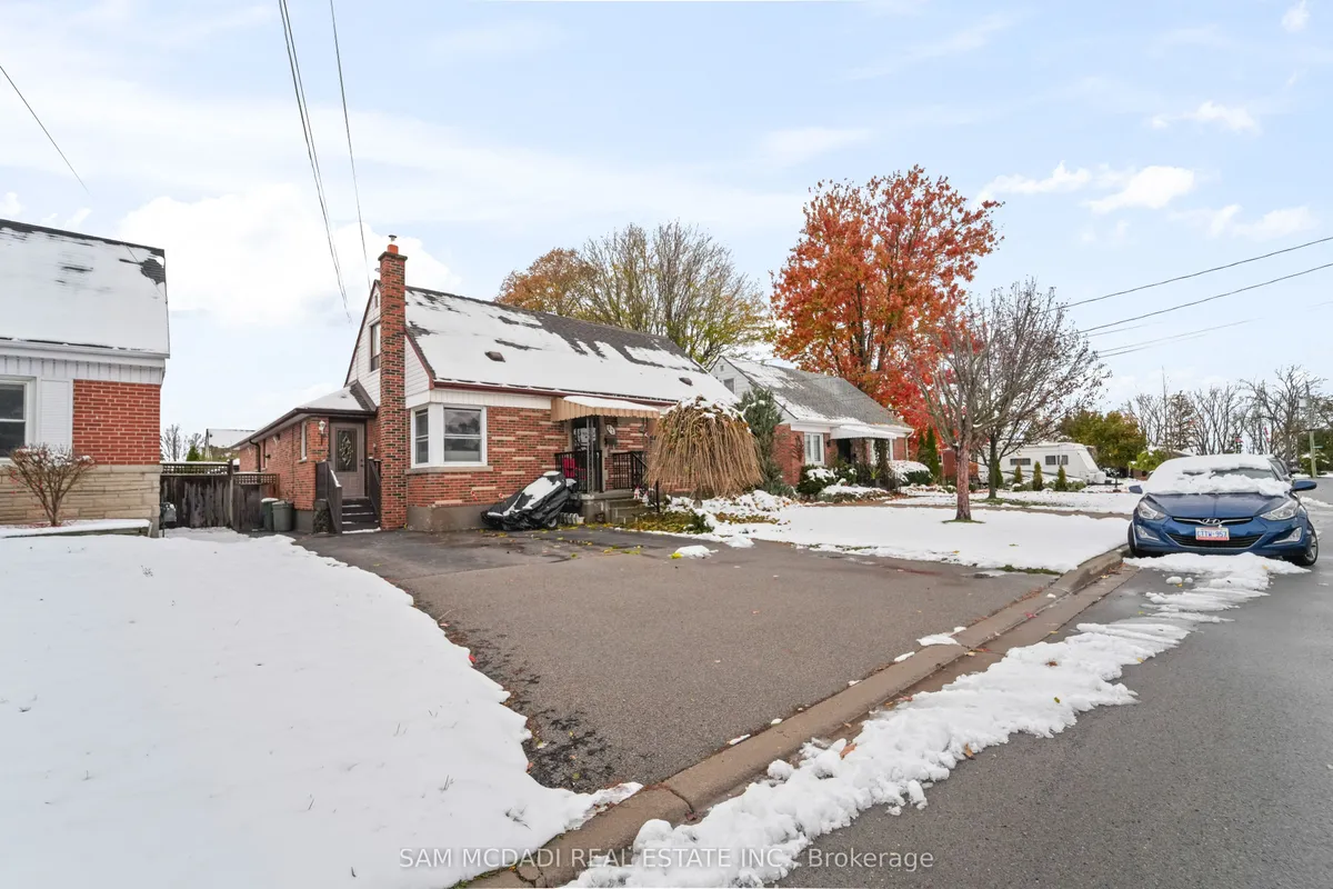 12 Roselle Place, ON L8G 1R3