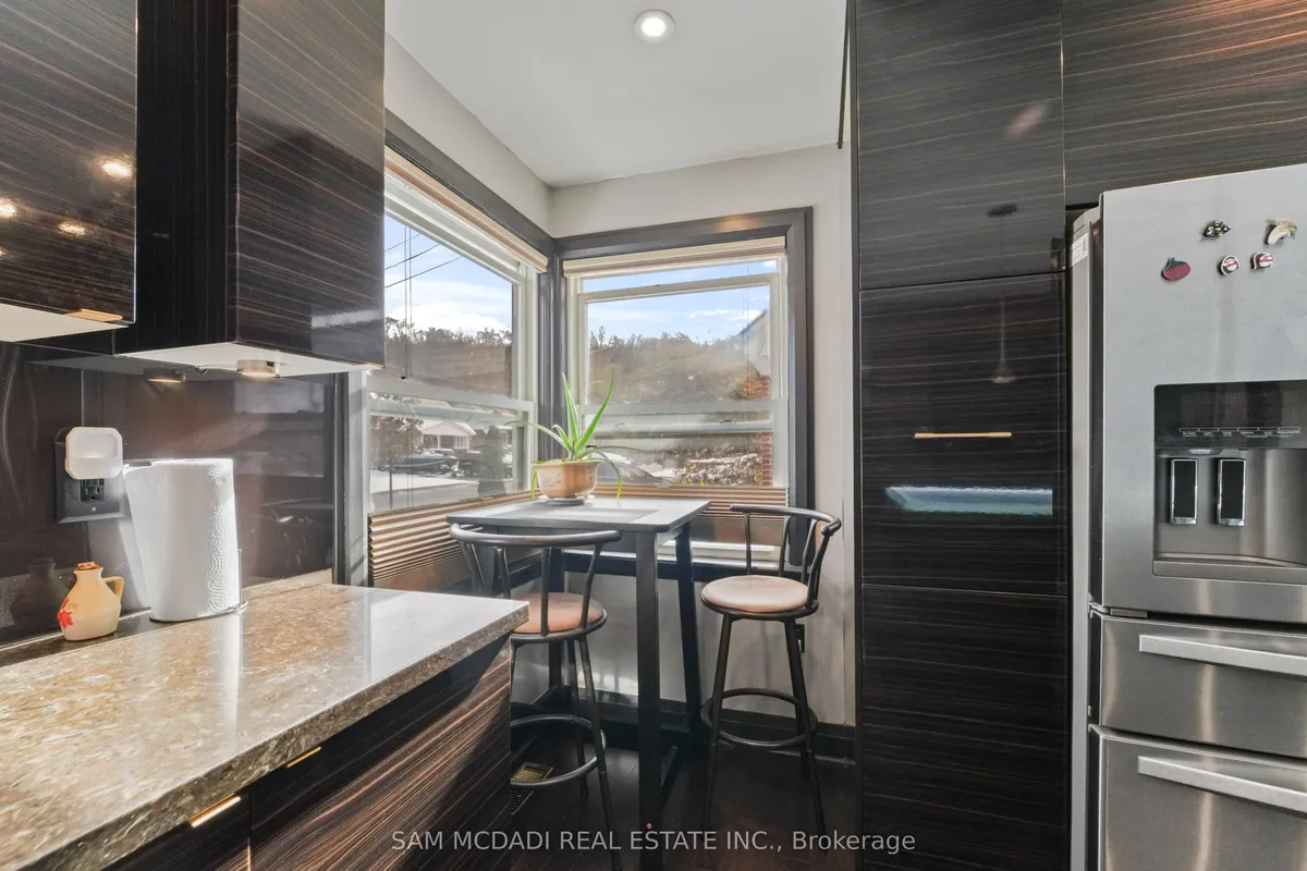 12 Roselle Place, ON L8G 1R3