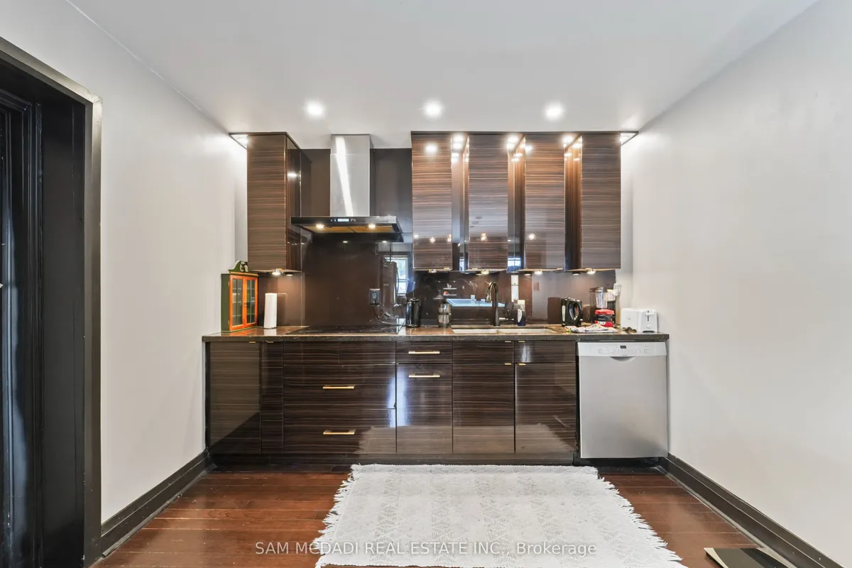 12 Roselle Place, ON L8G 1R3