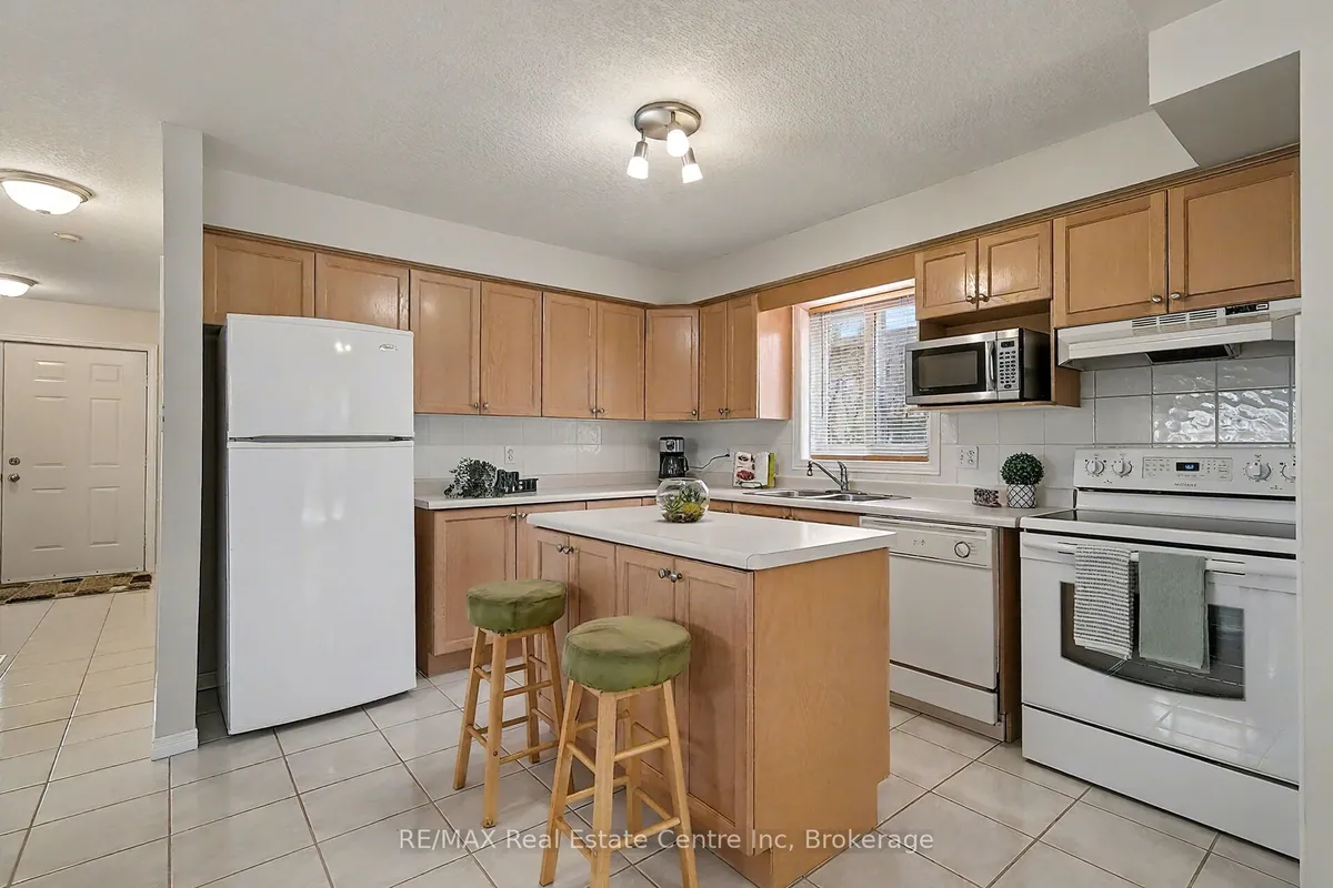 31 Gibb Street, ON N3C 4C2