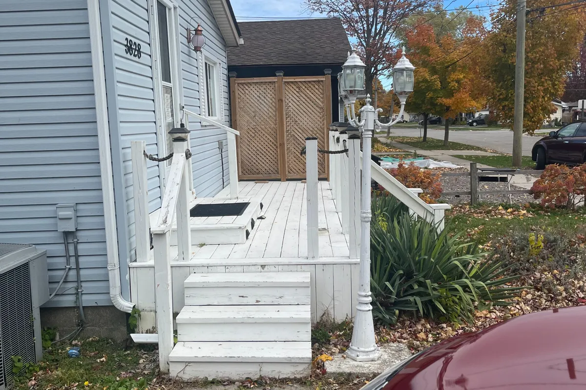 3828 Roxborough Avenue, ON L0S 1B0