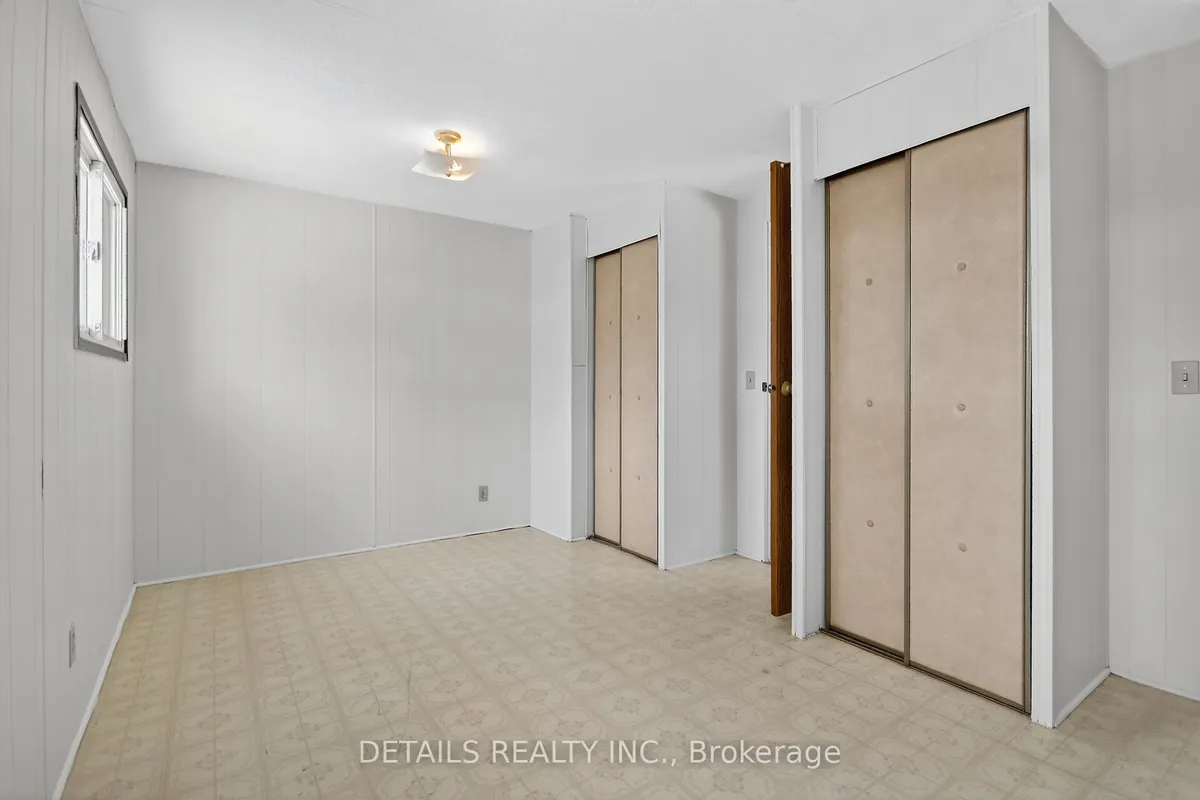 9 Maplewood Avenue, ON K7C 3P1