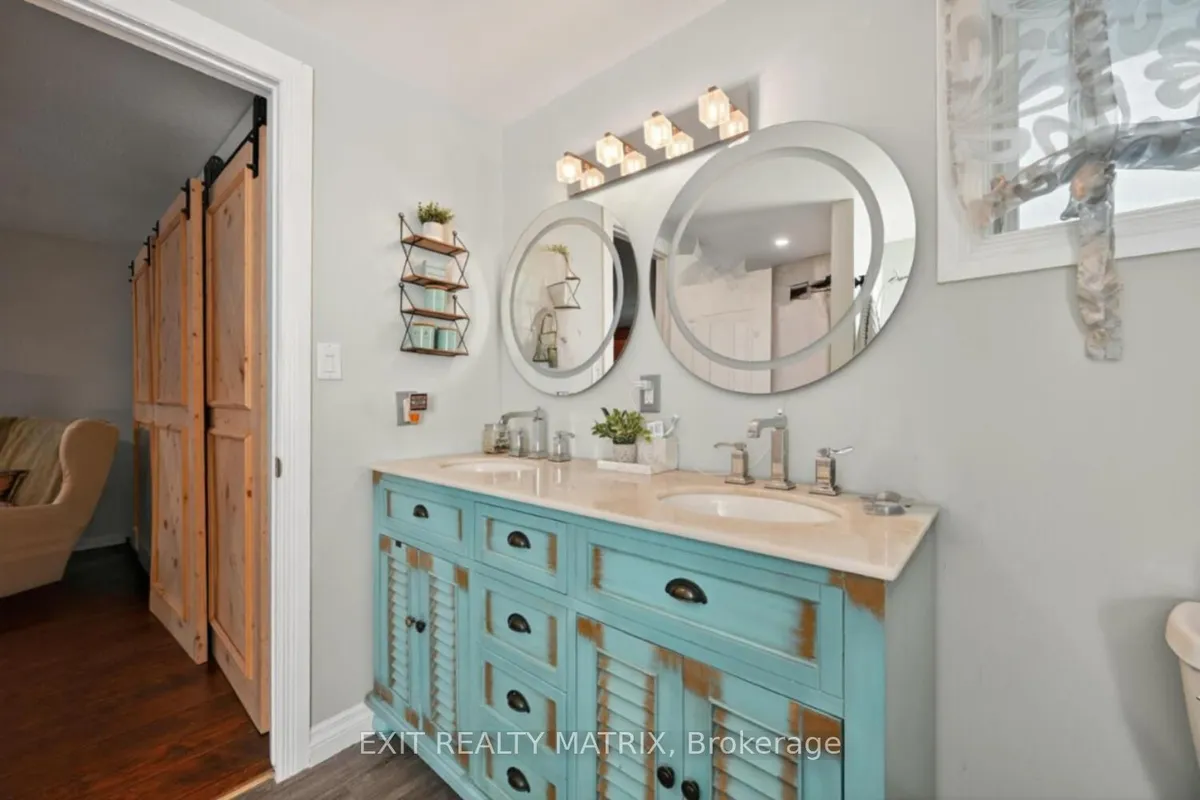 19 Mclennan Way, ON K2L 2N1