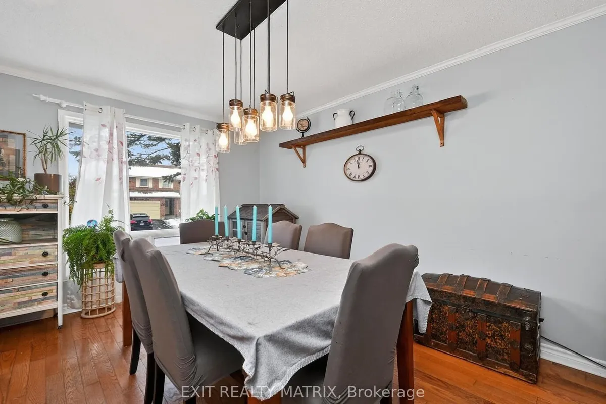 19 Mclennan Way, ON K2L 2N1