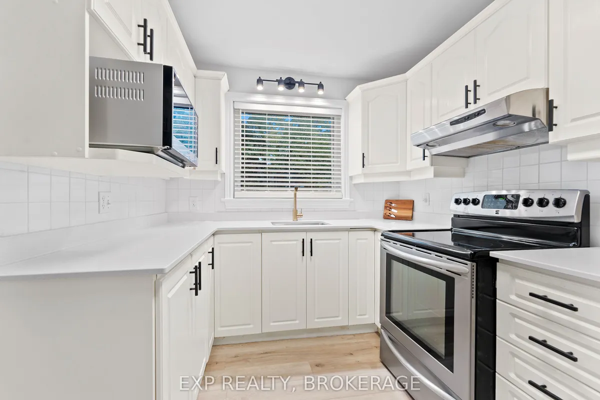 493 COLLEGE Street, ON K7L 4M8