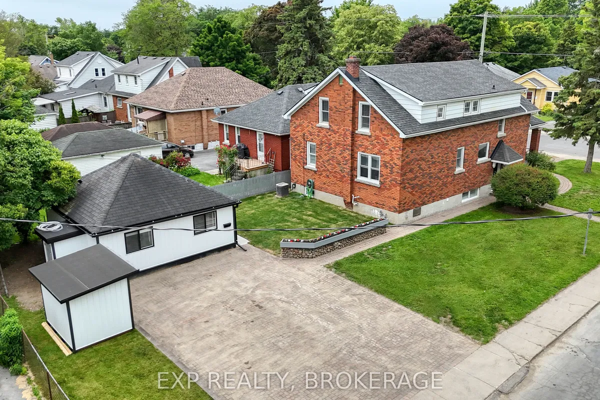 493 COLLEGE Street, ON K7L 4M8