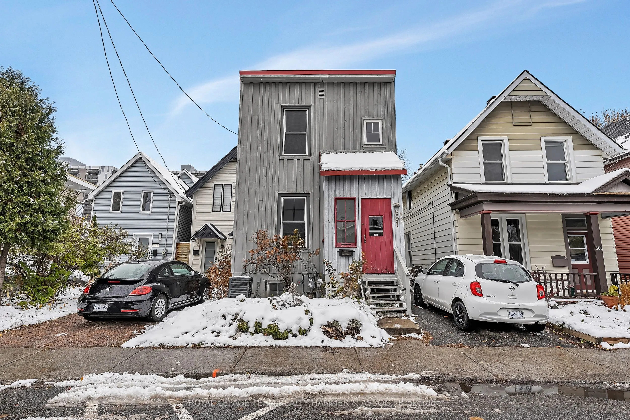 681 1/2 Cooper Street, ON K1R 5J3