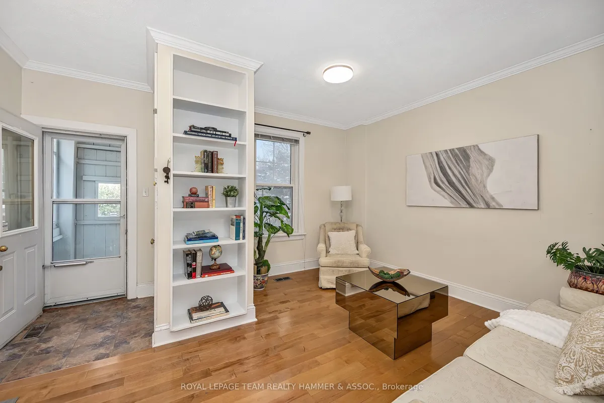 681 1/2 Cooper Street, ON K1R 5J3