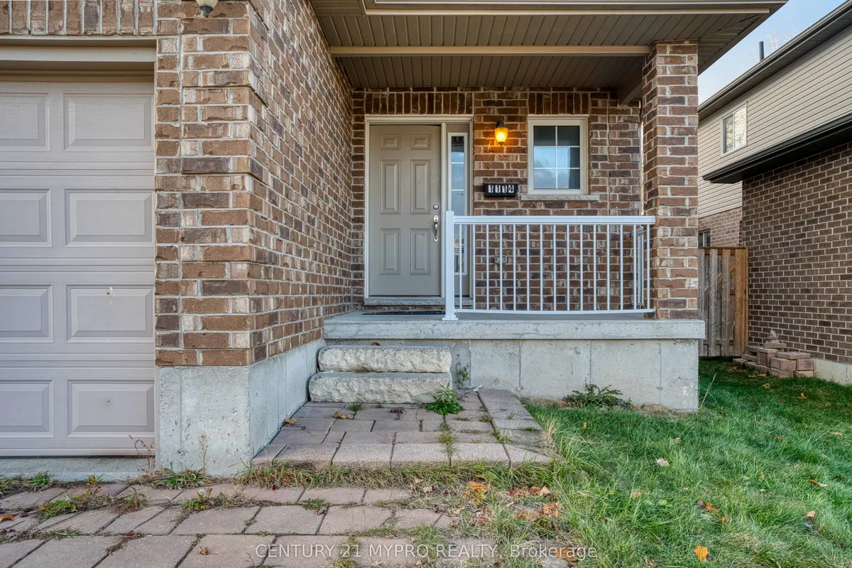 1114 Oakcrossing Road, ON N6H 0E9