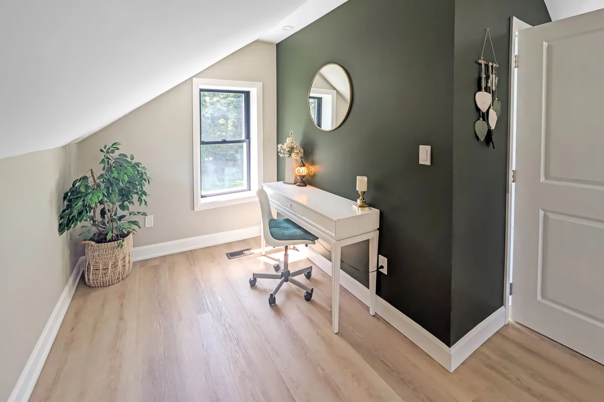 52 Queen Street, ON N0H 1P0