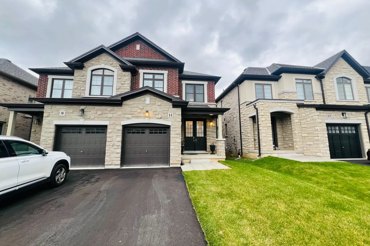 11 Cherry Blossom Heights, ON L9B 0E9