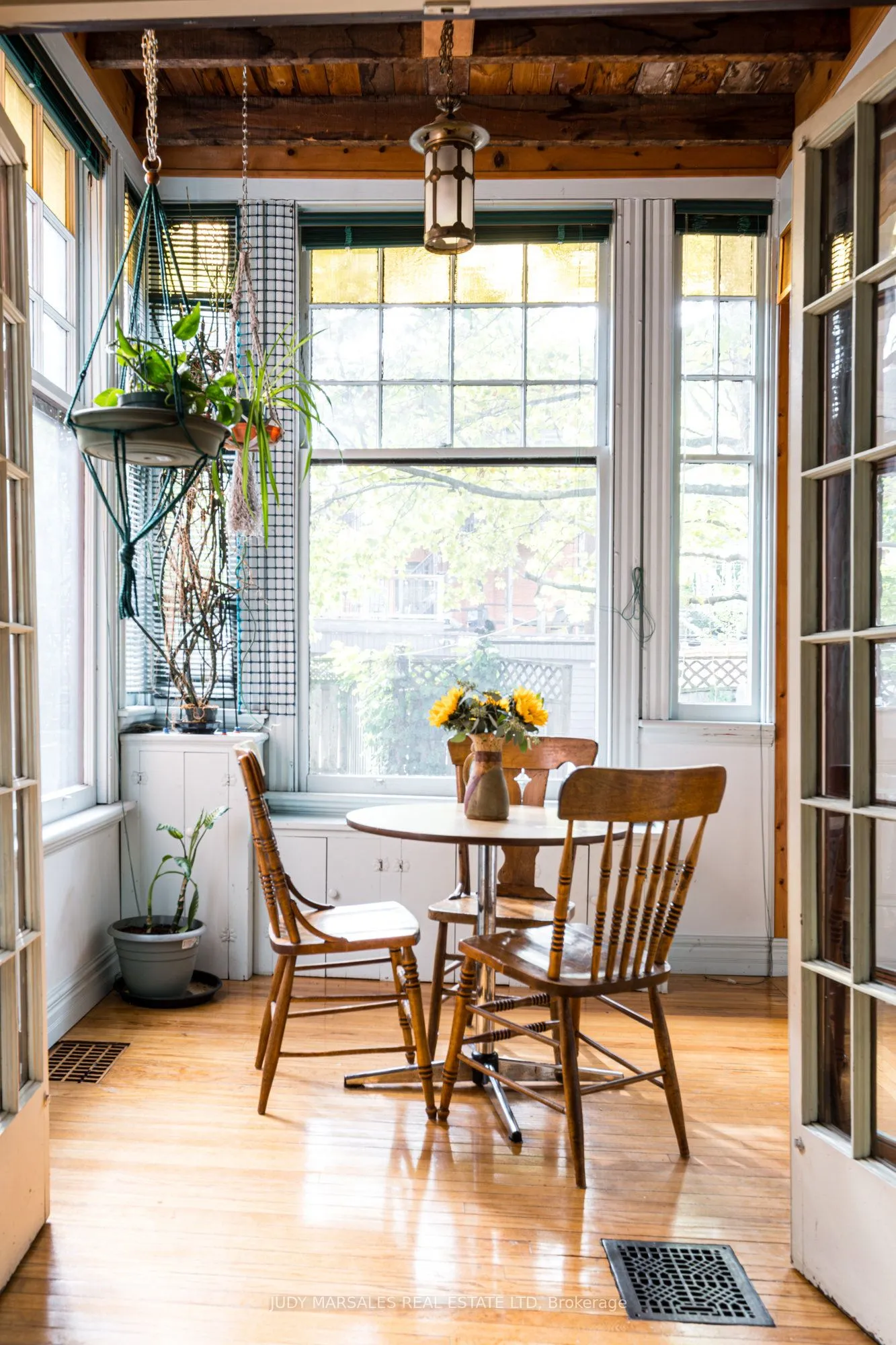 219 Charlton Avenue, ON L8P 2E3